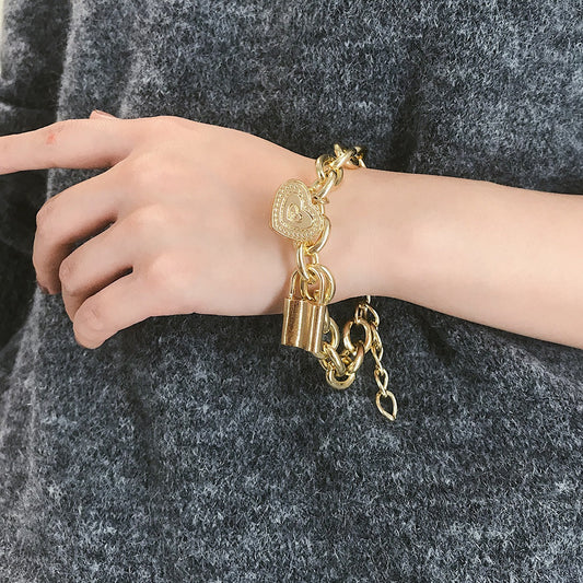 https://shineoss.oss-cn-hongkong.aliyuncs.com/wang/2025/08/30/3bab33e1-3eb5-474a-9a45-c9a7d28c4a6b.jpg