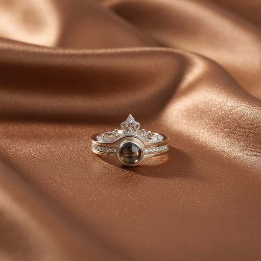 Luxurious and noble crown-set diamond-in-one projection ring